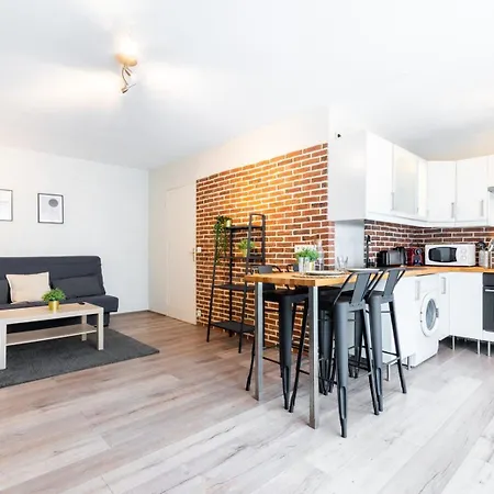 Fully-Equipped Apartment Near The Center Of Lilla Esterno foto