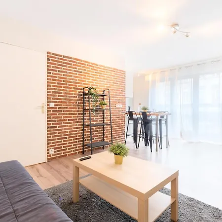 Fully-Equipped Apartment Near The Center Of Lilla Esterno foto